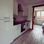 Refuge 6 People Apartment