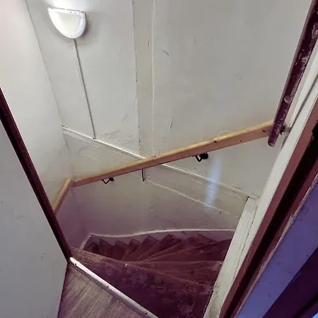 Refuge 6 People דירה אראס